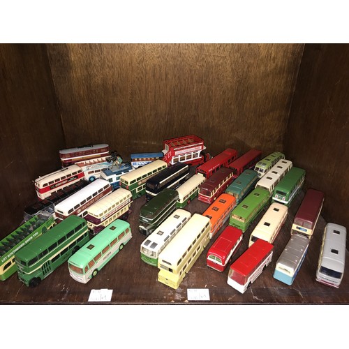 300 - SECTION 46. A collection of 33 assorted unboxed die-cast model buses and trams including an EFE ‘Har... 