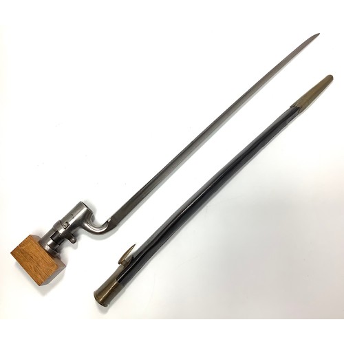 419 - A 19th century British 1876 pattern Martini Henry socket bayonet, with 17-inch triangular section tr... 