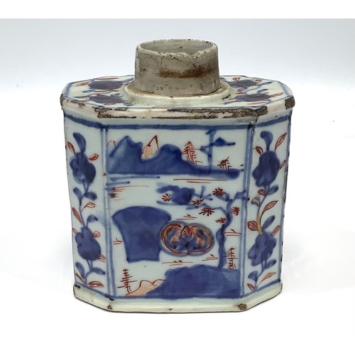 57 - An early 18th century Chinese porcelain canted rectangular tea caddy or canister, painted in undergl... 