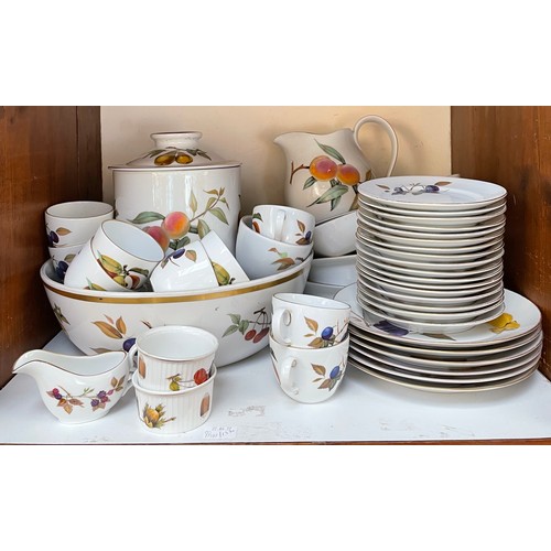 41 - A 90-piece Royal Worcester ‘Evesham’ pattern part tea and dinner service comprising large bowl, teac... 