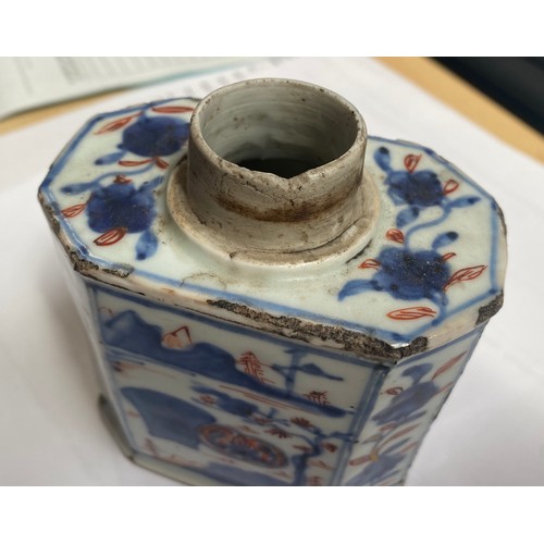 57 - An early 18th century Chinese porcelain canted rectangular tea caddy or canister, painted in undergl... 