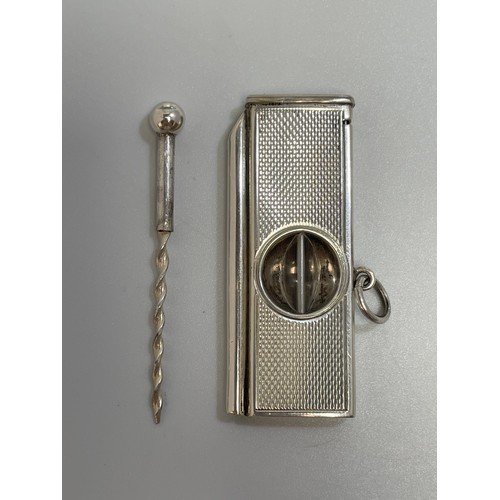 88 - A silver cigar cutter by S J Rose & Son, hallmarked Birmingham, 1968, 5.3cm long