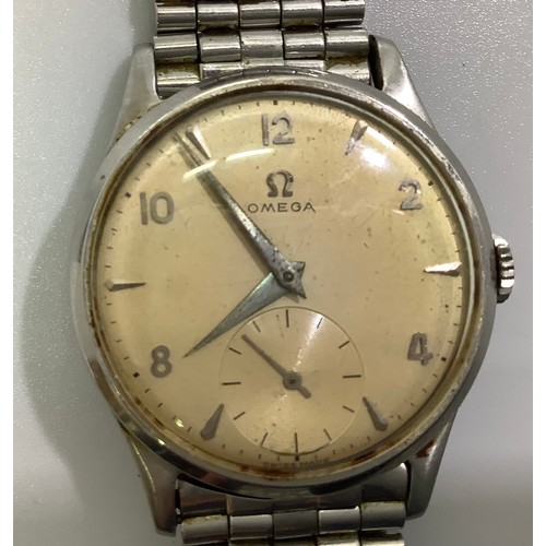 136 - A gents stainless steel, Dennison cased Omega wristwatch, C.1950’s, the silvered dial with alternati... 