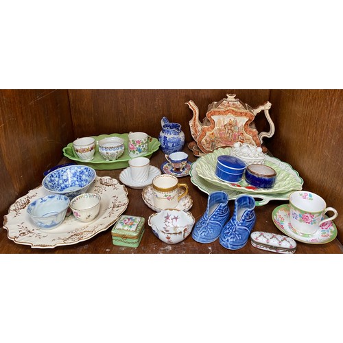 38 - Three shelves of mixed ceramics including a Chinese famille rose bowl with Jiaqing mark to base, blu... 