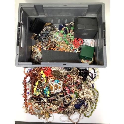 219 - A quantity of costume jewellery including Trifari, necklaces, brooches, earrings, Kigu compact, pear... 