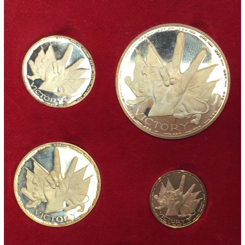 297 - A set of four graduated 18ct gold Commemorative medals in fitted case, prouced in 1965 on the death ... 