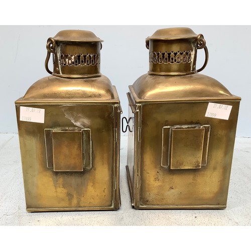 456 - A pair of copper and brass Port and Starboard lamps by Captain O. M. Watts Ltd Yacht Equipment, 21cm... 