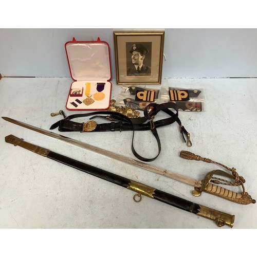 455 - A naval officer's dress sword, 32