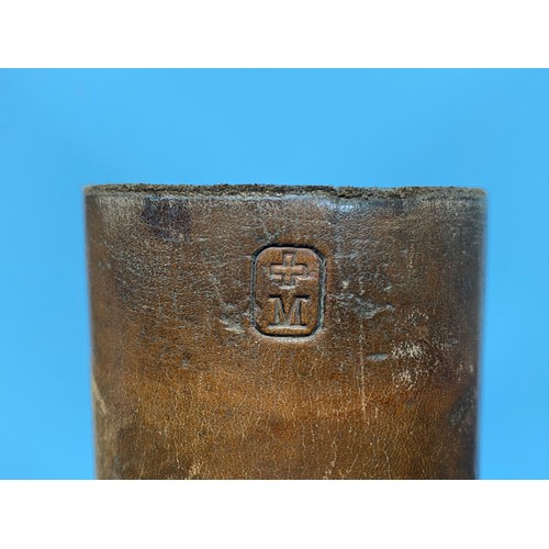 181 - A WW1 Swiss made German leather machine gun barrel storage/carrying tube, with internal metal barrel... 