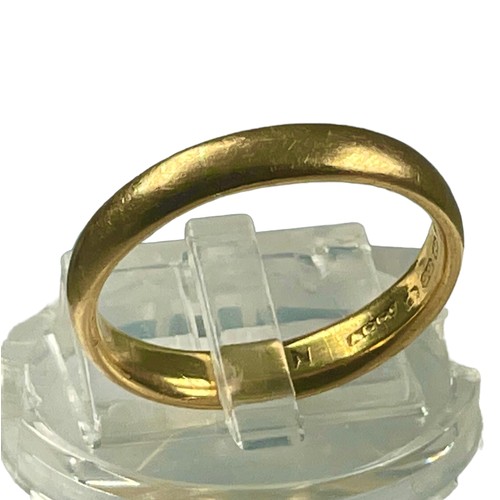 133 - A 22ct yellow gold wedding band, weighing 5.2 grams, finger size Q.