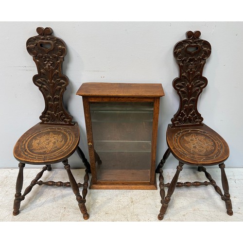 639 - A pair of 19th century foliate-carved oak spinning stools, with turned supports and stretchers, and ... 