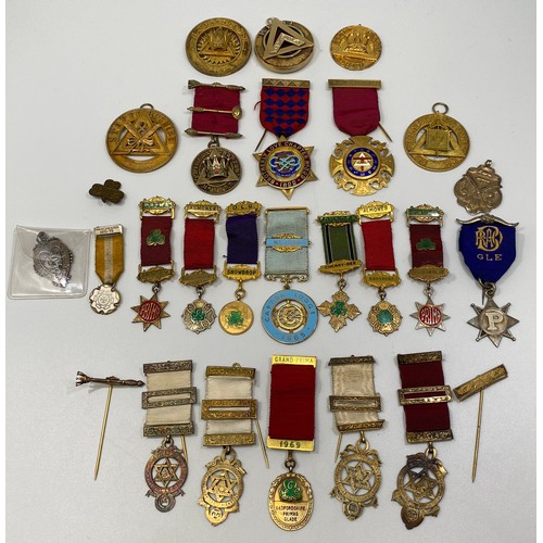 228 - Fourteen various silver and enamelled Masonic jewels including London, Kent, brotherly Love Chapter,... 