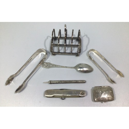 175 - A collection of assorted silver including a small toast rack by George Edward & Sons, hallmarked She... 