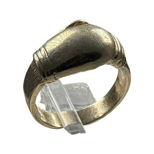 266 - A 9ct gold gents ring, designed a boxing glove, weighs 10.1 grams, finger size U.