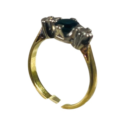 364 - An 18ct yellow gold three stone ring, set with a round faceted dark blue sapphire to the centre, and... 