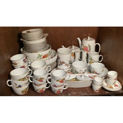 15 - A quantity of Worcester Evesham tea and dinner wares comprising cups and saucers, egg cups, condimen... 