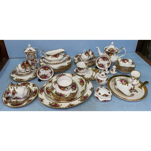 45 - A large quantity of Royal Albert ‘Old Country Roses’ pattern tea and dinner wares comprising six six... 