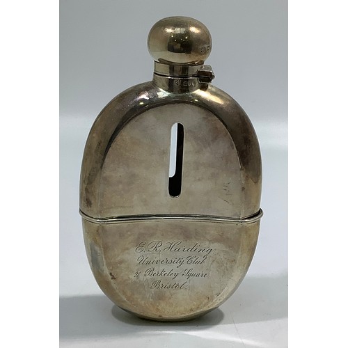 146 - A silver hip-flask mount by William Hutton & Sons Ltd, inscribed ‘Ne Variatur’ (unwavering) and with... 