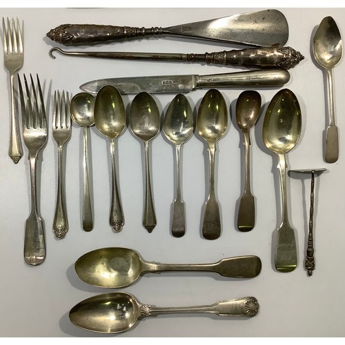 156 - A mixed collection of assorted Georgian, Victorian and later silver flatware including spoons and fo... 