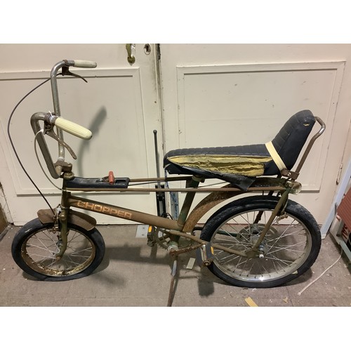 399 - A Raleigh Chopper Mk2 for restoration, bearing registered design no. ‘934256’ and ‘934304’, serial n... 