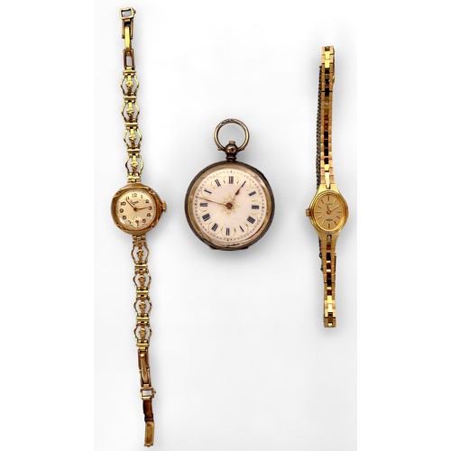 117 - A ladies 9ct gold cased Everite wristwatch, the silvered dial with Arabic numerals denoting hours, o... 