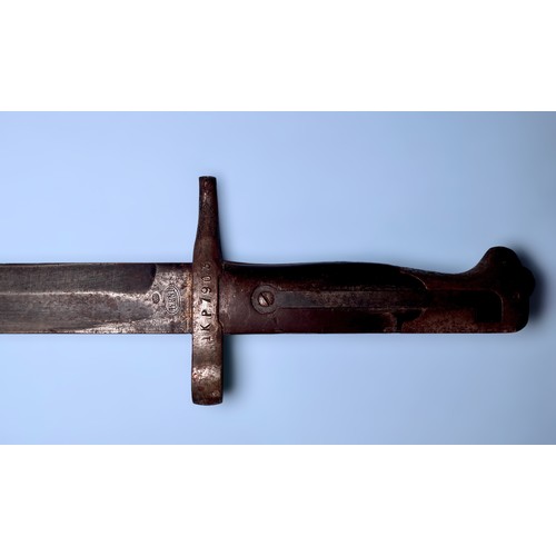 548 - An Italian WW1 Vetterli bayonet, with 230mm steek blade with single fuller, Ricasso stamped 'RS' and... 