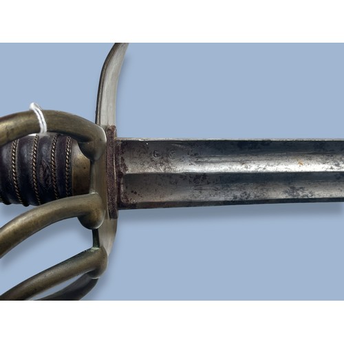 577 - A French Napoleonic Period XIII  Curassier's Heavy Cavalry Broadsword, with 960mm single-edged steel... 