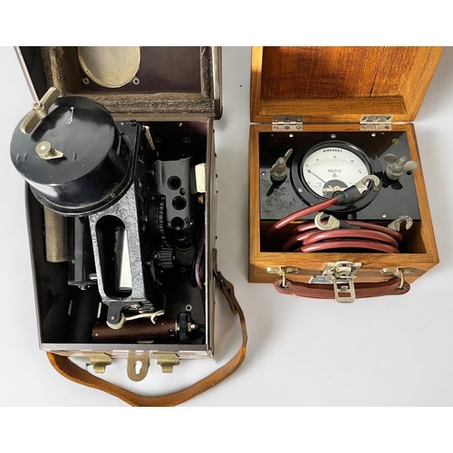 642 - A WWII RAF Bubble-Sextant Mk IX BM, with W.D. Arrow 6B 313, stores numbers matching on Bakelite case... 