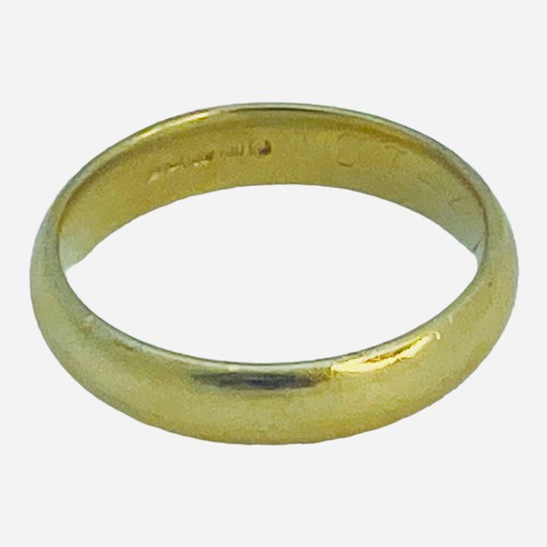 142 - An 18ct gold wedding ring, 4.6 grams. M1/2