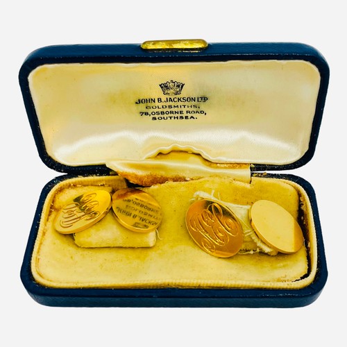 178 - A pair of 18ct yellow gold oval shaped, chain cufflinks, with engraved tops, in fitted box, by John ... 