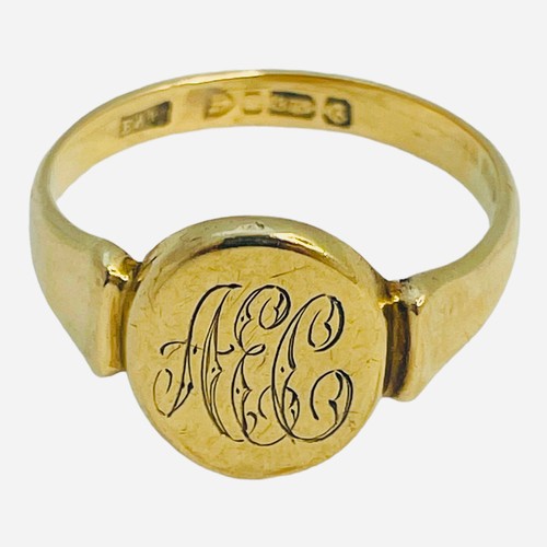 179 - A 9ct gold gents signet ring, with initialed oval shaped top, weight 5.5 grams.