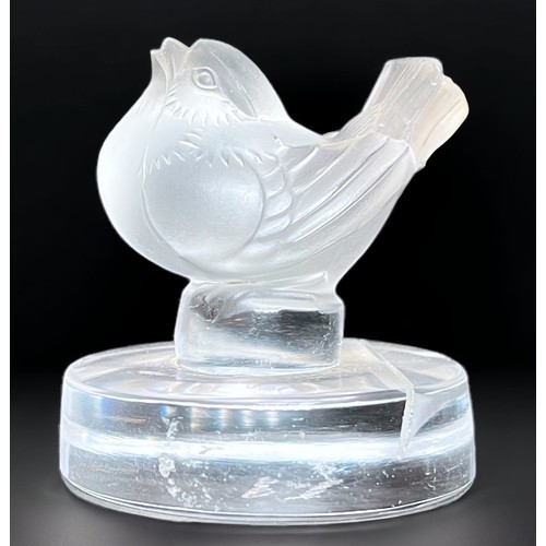 17 - A set of eight Lalique Glass Bird Menu/Place Card Holders, all with etched 'Lalique, France' marks, ... 