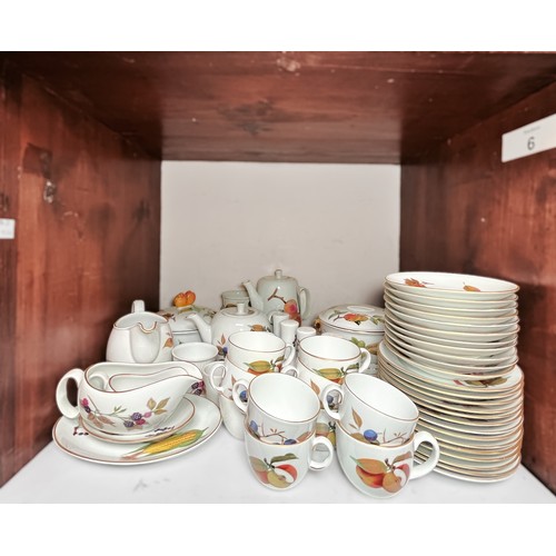 4 - A large Royal Worcester ‘Evesham’ pattern part tea and dinner service, approximately one-hundred pie... 