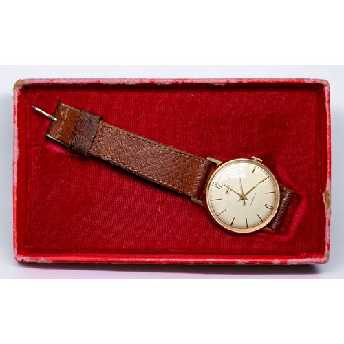 105 - A collection of assorted wristwatches comprising a gold-plated Smiths example, boxed, a gents stainl... 