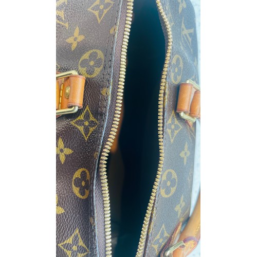 271 - A Louis Vuitton Speedy 30 Bandouleire handbag, classic monogram canvas, with leather shoulder strap,... 