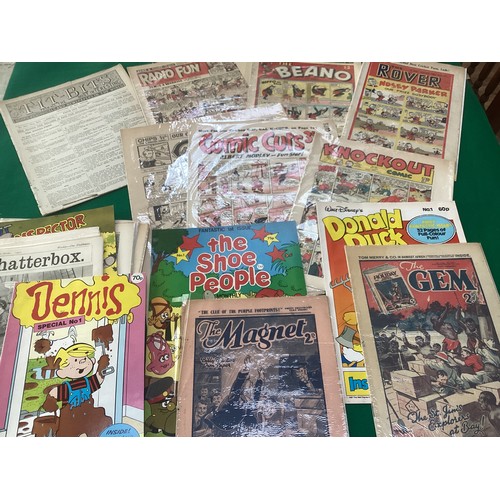 334 - A selection of nearly 30 children’s comics and publications from the 19th and 20th century in genera... 