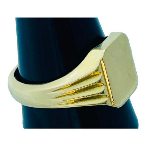 165 - An 18ct yellow gold gents signet ring, with plain square top, and ridged shoulders, weighs 18.0 gram... 