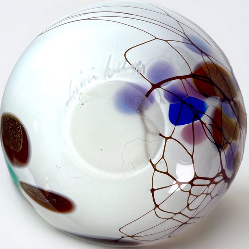 75 - A William Walker hand-made globular 'marbled' glass vase, 15cm high, and globular white 'marbled' sc... 