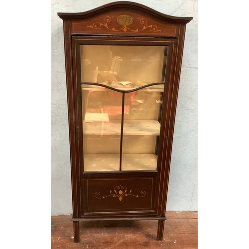 545 - An Edwardian mahogany single door display cabinet, with boxwood marquetry and stringing.