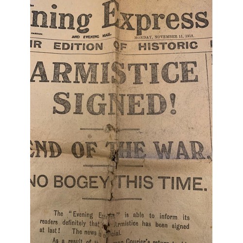 305 - A collection of vintage newspapers including: 4x JFK Assination, 3x WWI Arnistice issues, WWII Union... 