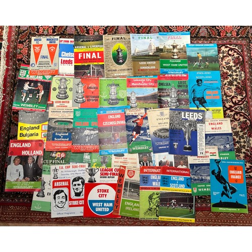 346 - A collection of thirty-eight assorted football matchday programmes from the 1950s/60s/70s, to includ... 