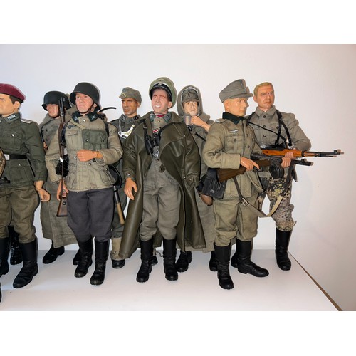 366 - A collection of fourteen assorted early Dragon Models 1/6 scale military action figures, modelled as... 