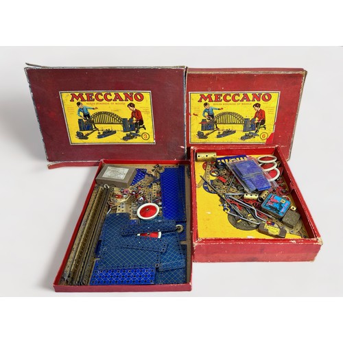 561 - Six assorted boxed Meccano outfit kits, red boxes with yellow labels, comprising set no. 3, 2 x no. ... 