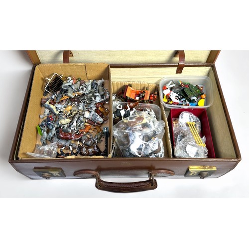 567 - A large quantity of plastic lead and plastic scale model figures, including Britains, comprising hor... 