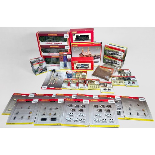 572 - A collection of boxed Hornby Railyways and Skaledale ‘OO’ gauge locomotives, scenics, figures and ac... 