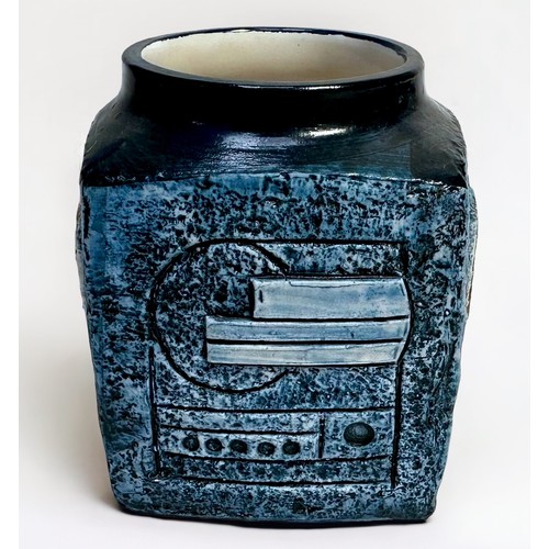 19 - A Troika Pottery marmalade pot decorated by Simone Kilburn, with incised and painted abstract decora... 