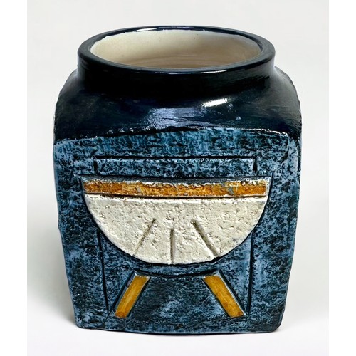 19 - A Troika Pottery marmalade pot decorated by Simone Kilburn, with incised and painted abstract decora... 