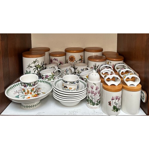 30 - A large collection of Portmeirion ‘Botanic Garden’ tea and dinner service wares, comprising, dinner ... 