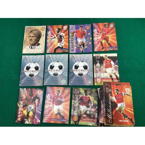 379 - Hundreds of football cards – mainly Pro Set, but also Shoot Out (2004/5 season – blue) and 2005/6 se... 