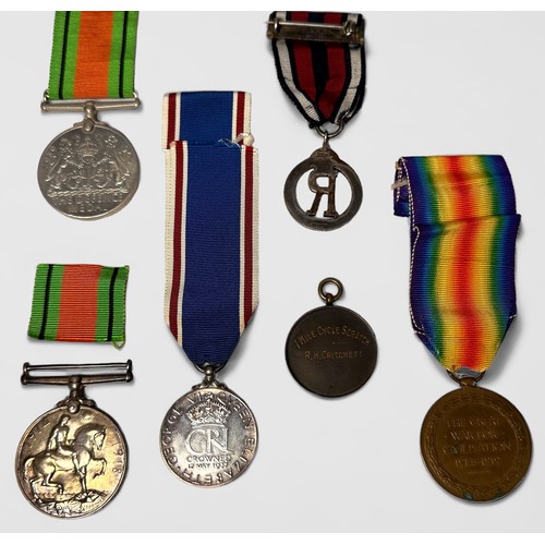 413 - WW1 pair Great War and Victory Medal to 42120 Pte A.G. Critchett Devon R., ribbon lacking on WM, an ... 